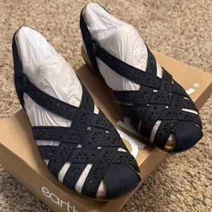 Earth Women's Black Cutout Flats